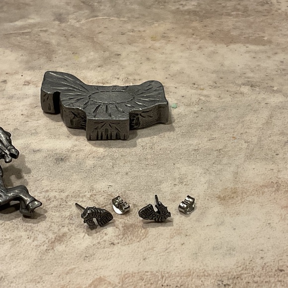 Torino Pewter Carousel Horse Trinket Box Brooch Earrings Vintage - Picture 8 of 11